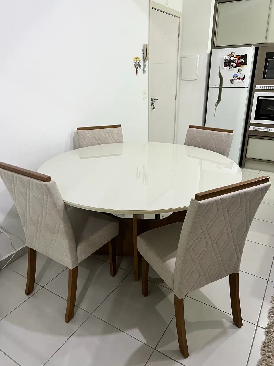 Mesa de Jantar Redonda com 4 cadeiras - Foto 3