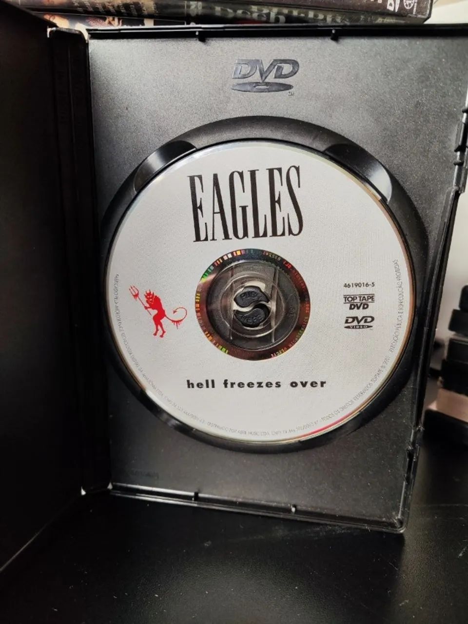DVD Eagles Hell Freezes Over Original - Foto 3