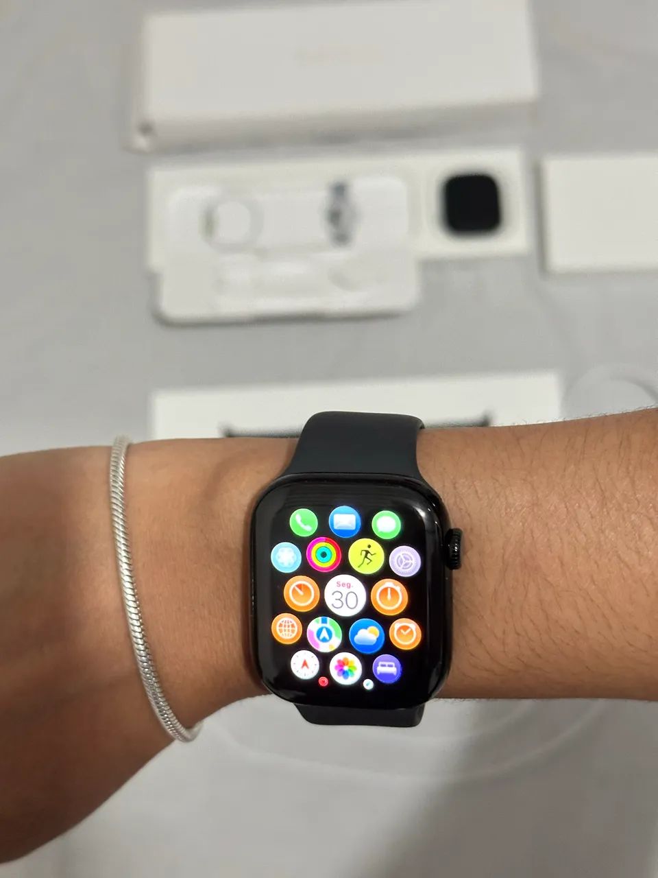 Apple Watch Series 11 GPS - 42mm Caixa de alumínio preto brilhante - Foto 3