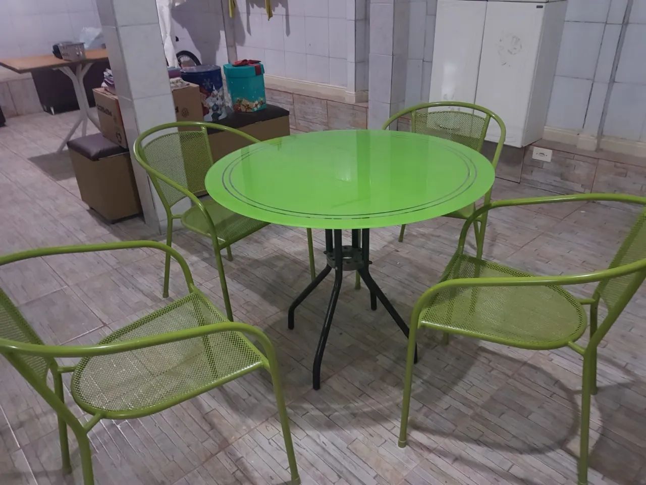 Mesa com 4 cadeiras vidro 