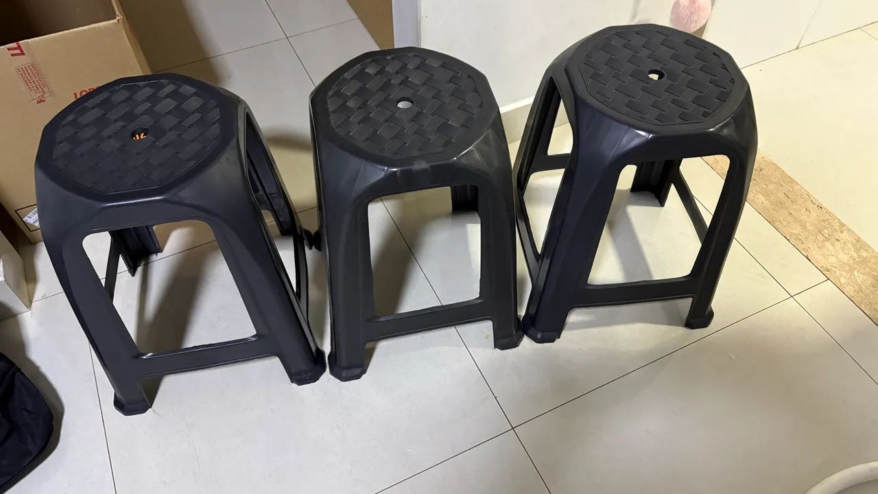 Conjunto de bancos de plástico  - Foto 2
