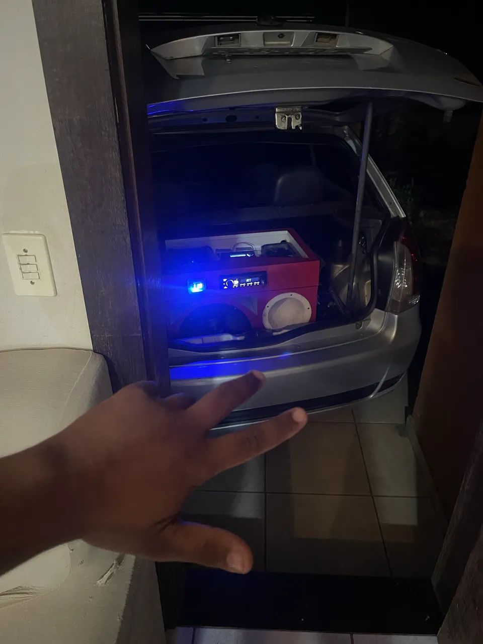 Vendo caixa trio completa 