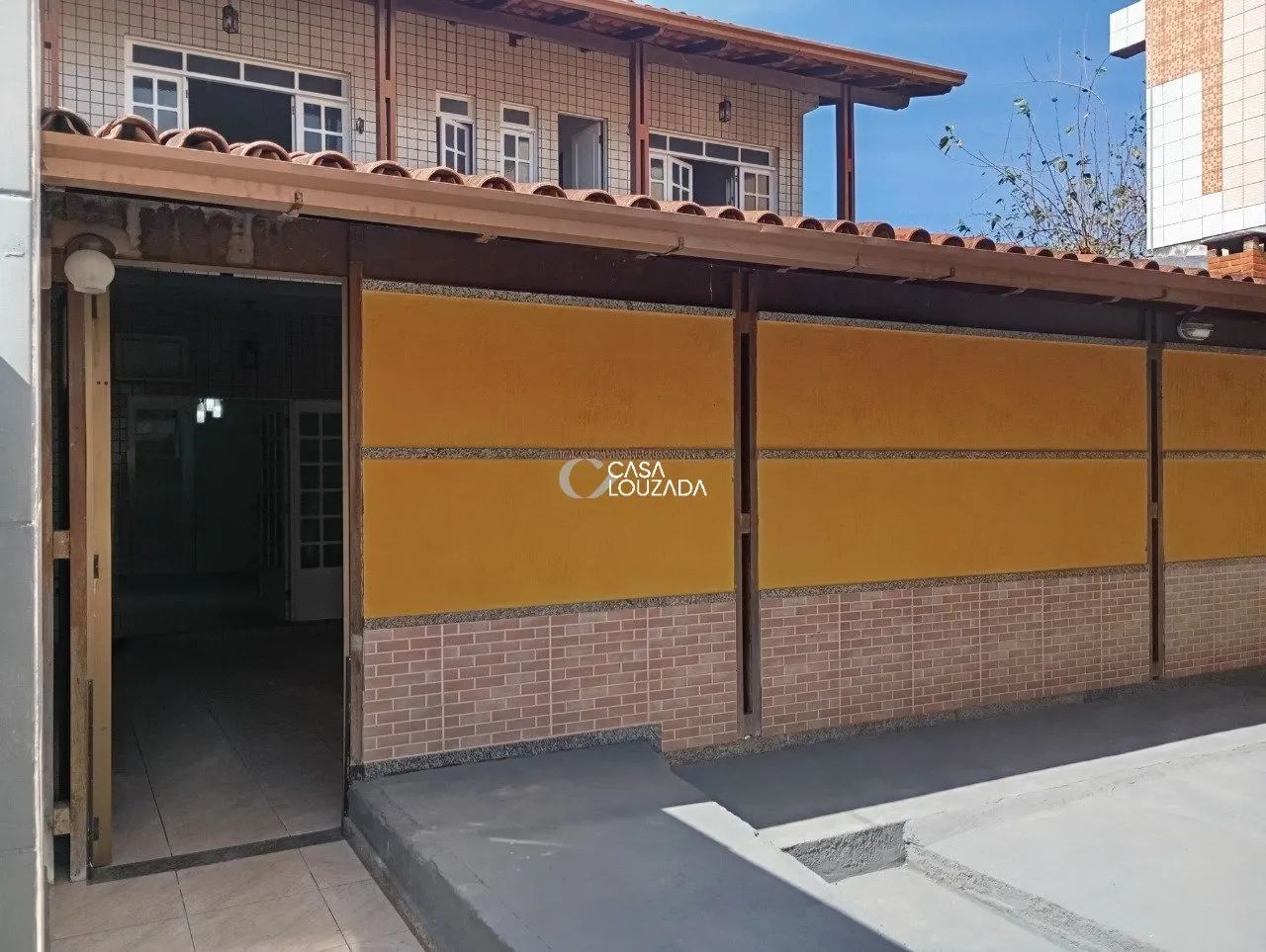 Casa duplex 02 quartos com 01 suíte na Glória