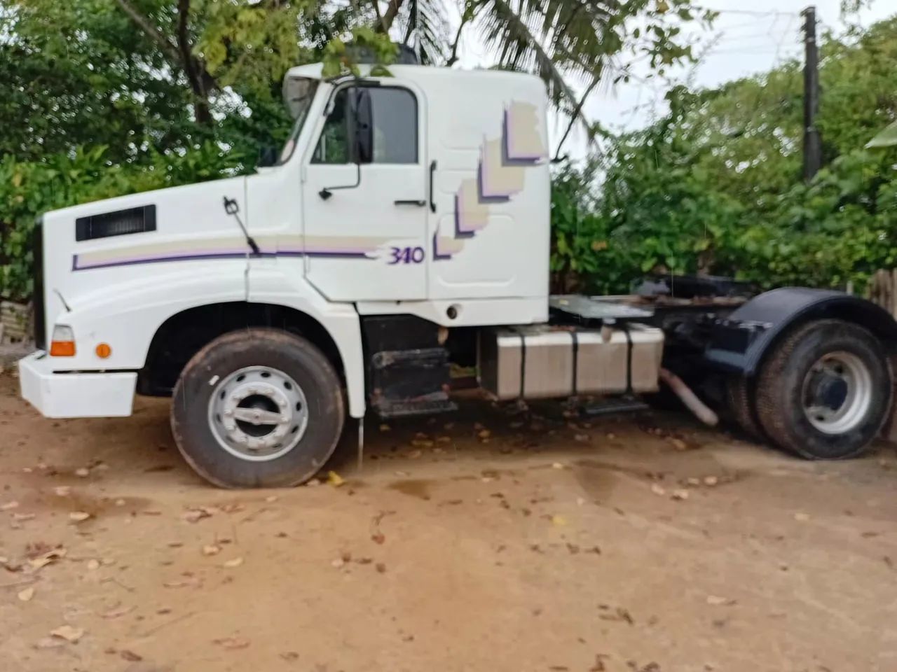 Caminhão Volvo 340