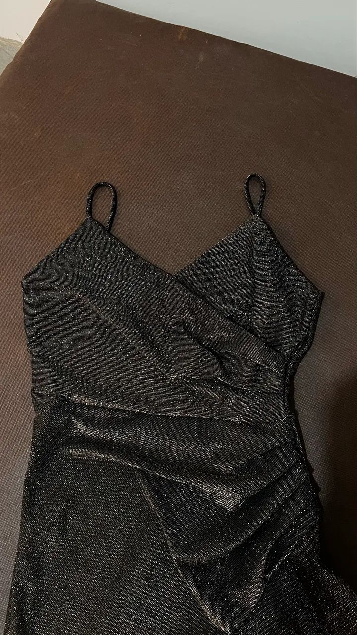 Vestido preto com brilho - Foto 2