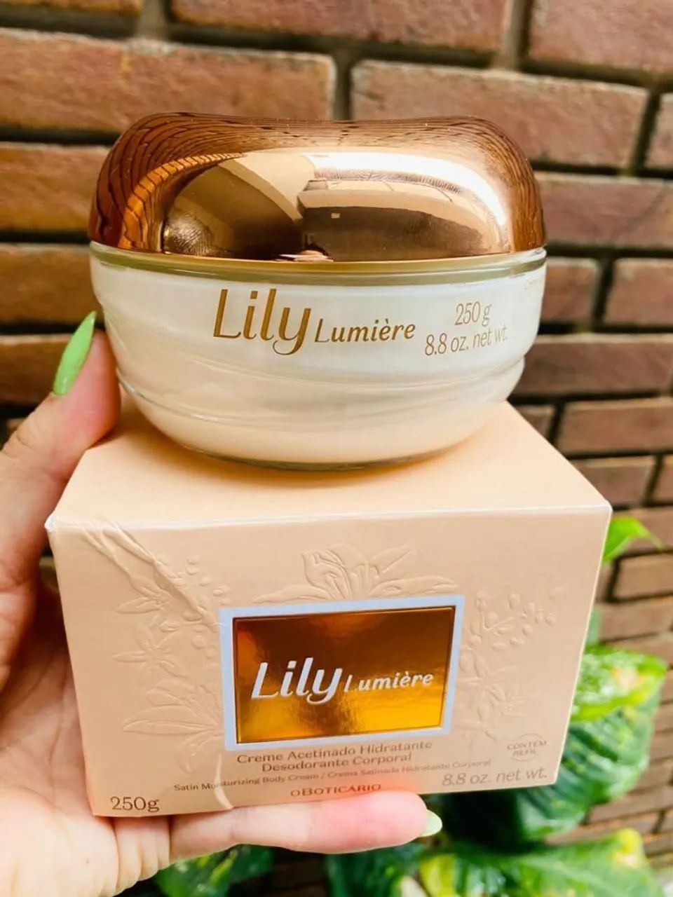 Hidratante Lily Lumiere 250g