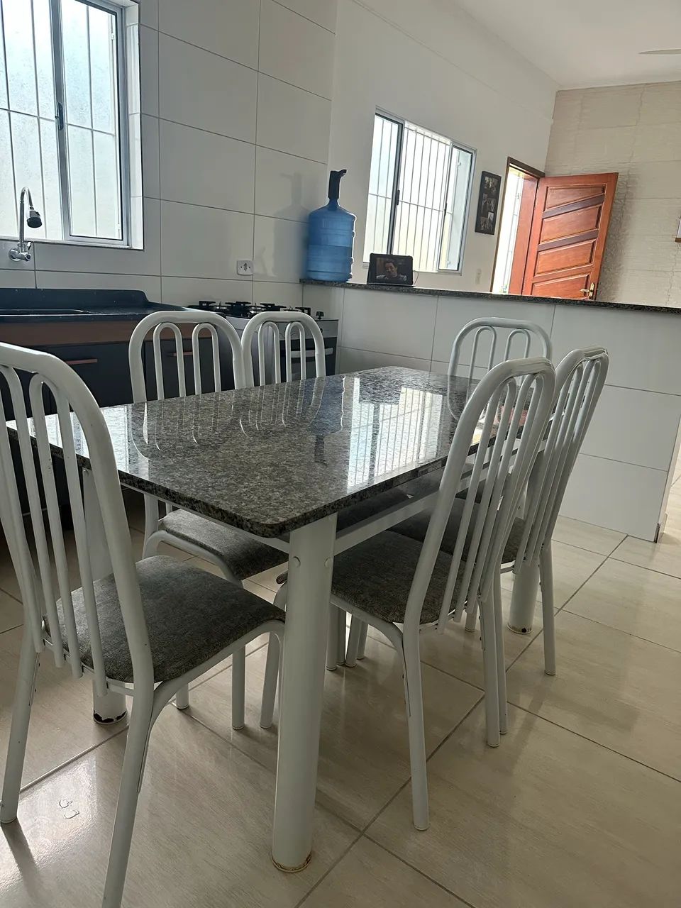 Mesa de 6 lugares e tampão de granito! - Foto 2
