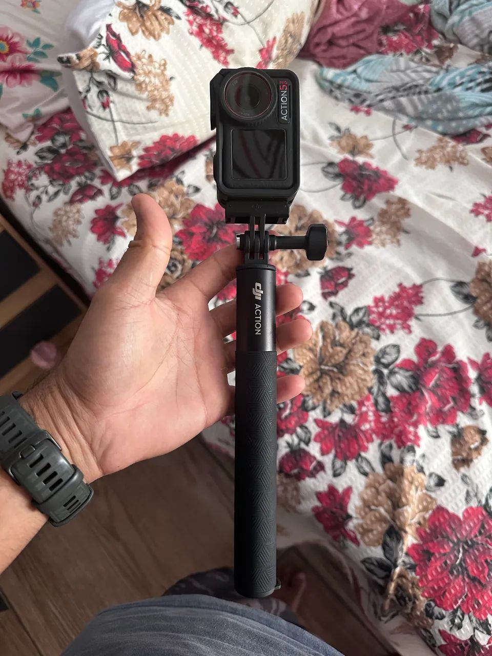 VENDO CÂMERA DE AÇÃO DJI ACTION 5 PRO - Foto 3