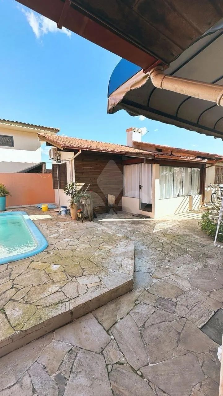 Casa com 7 dormitórios ( sendo 1 suíte) à venda - Centro, Garopaba/ SC - Foto 4