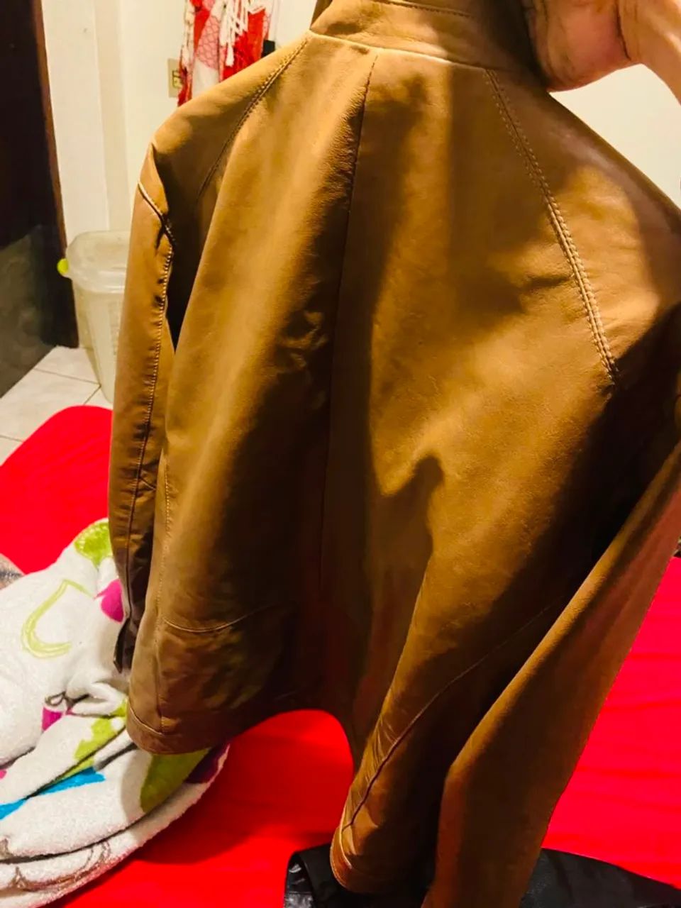 Vendo jaqueta de couro - Foto 4