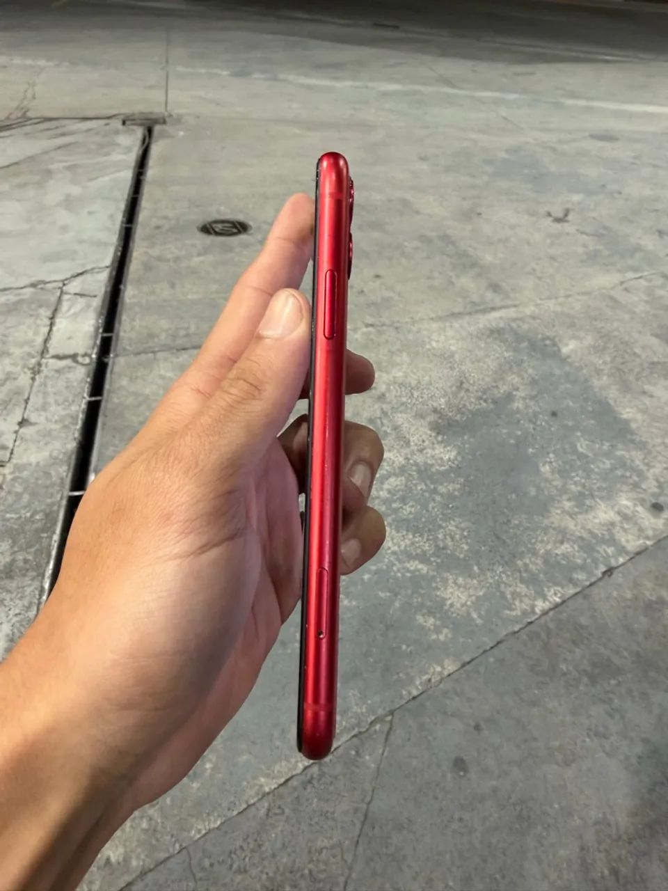 iPhone 11 Red 64gb Bateria 80% - Foto 2