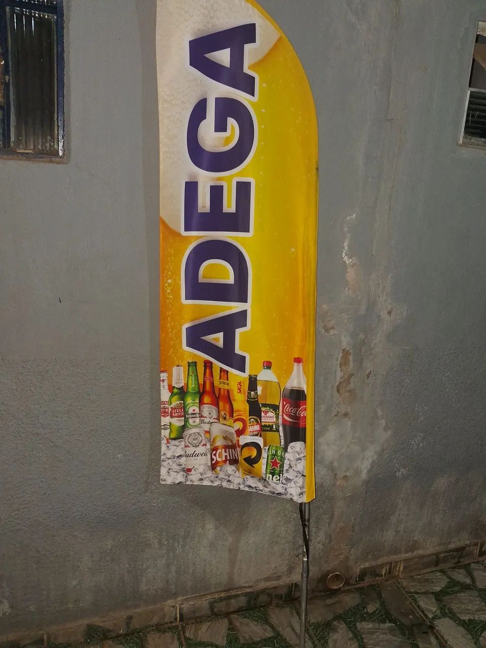 Bandeira WindBanner loja de  bebidas  - Foto 2