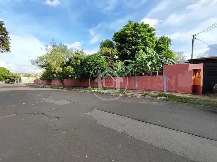 IMÓVEL EM EXCELENTE LOCALIZAÇÃO - Foto 2