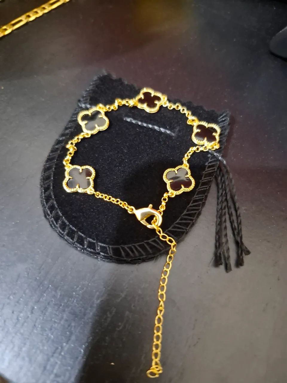 Pulseira Trevo Banhada a Ouro 18k - Foto 2