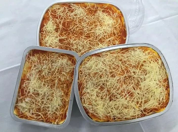 Panquecas e lasanhas congeladas.