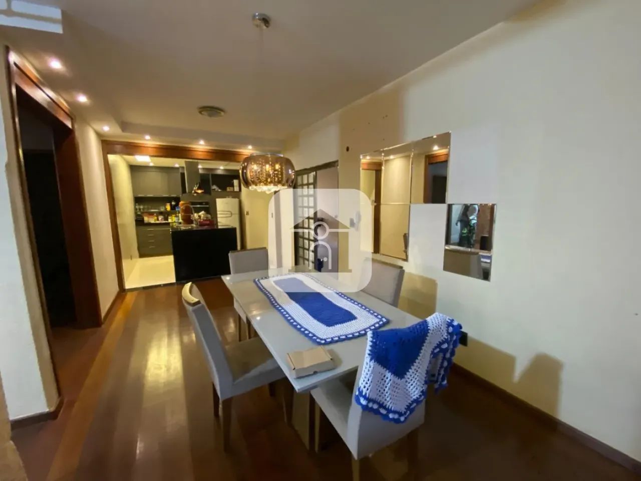 Casa Sofisticada com 03 quartos sendo 2 Suítes, Ambientes Planejados e Amplo Quintal - Foto 5