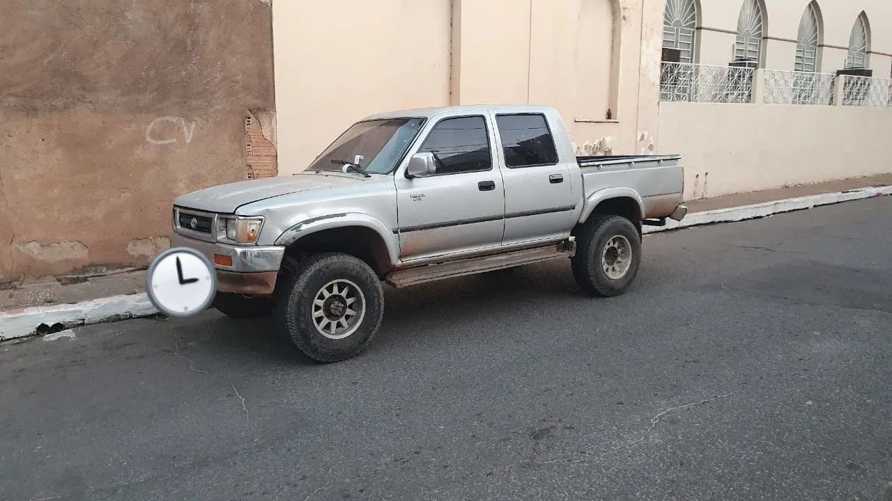 Toyota Hilux CD SR5 4X4 2.8 Diesel 2000