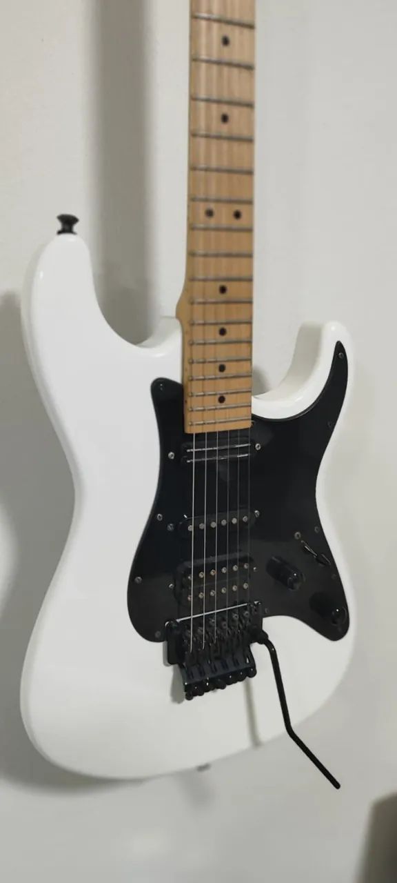 Guitarra Jackson Adrian Smith SDX