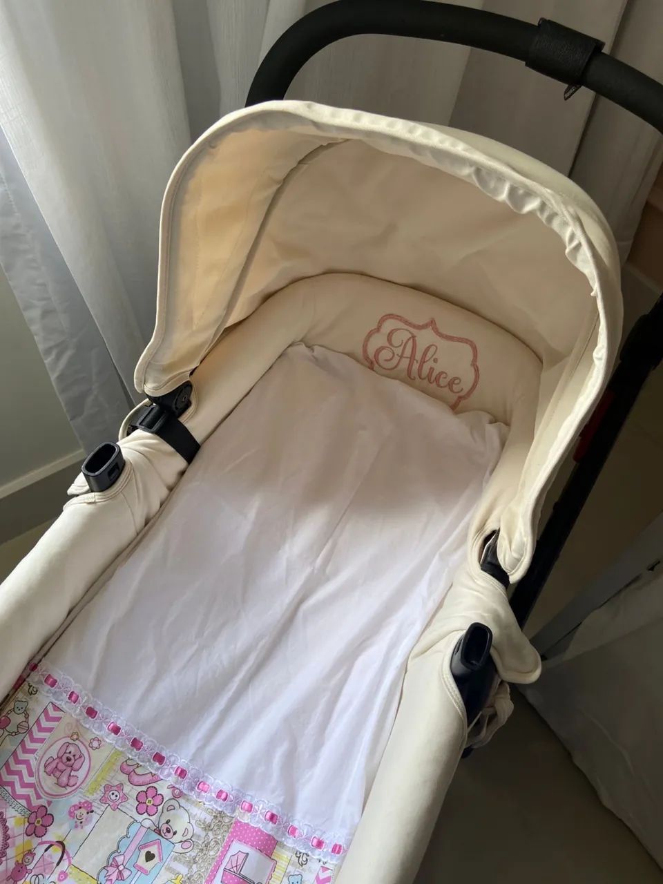 Carrinho de bebê com bebê conforto  - Foto 2