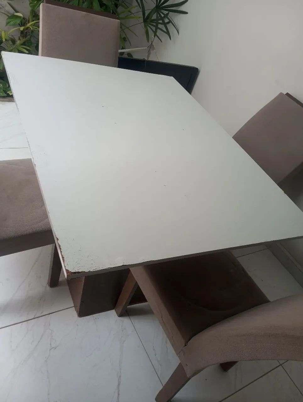 Vendo uma mesa