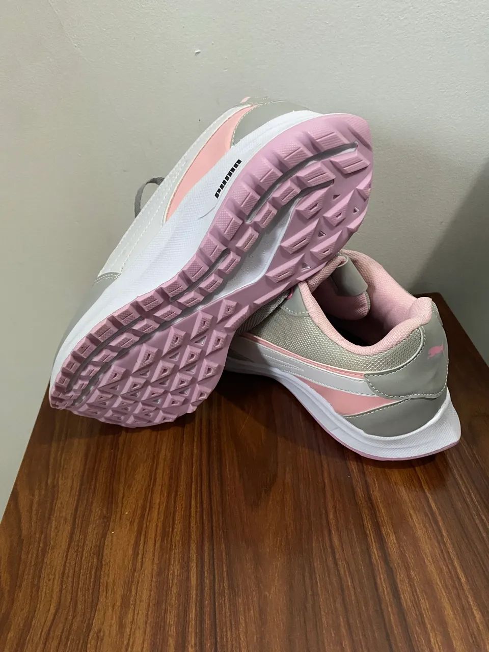 Tênis Feminino Puma - Cinza com Rosa - Foto 2