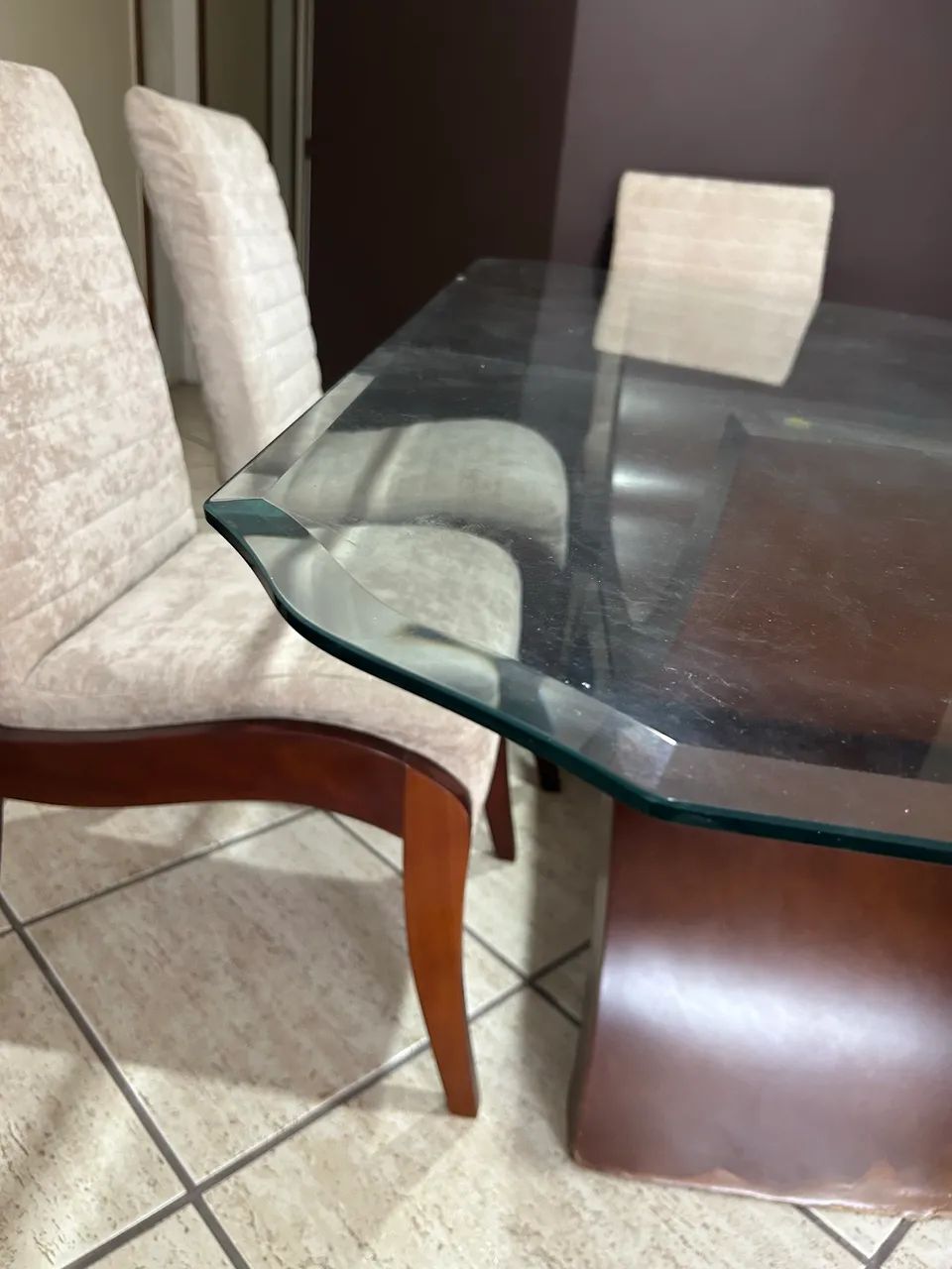 Mesa de Jantar com Tampo de Vidro + 5 Cadeiras Estofadas - Foto 2