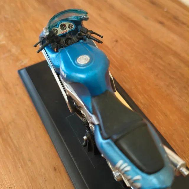 Miniatura Maisto Kawasaki Ninja ZX-9R azul - 1:18 - Hobbies e