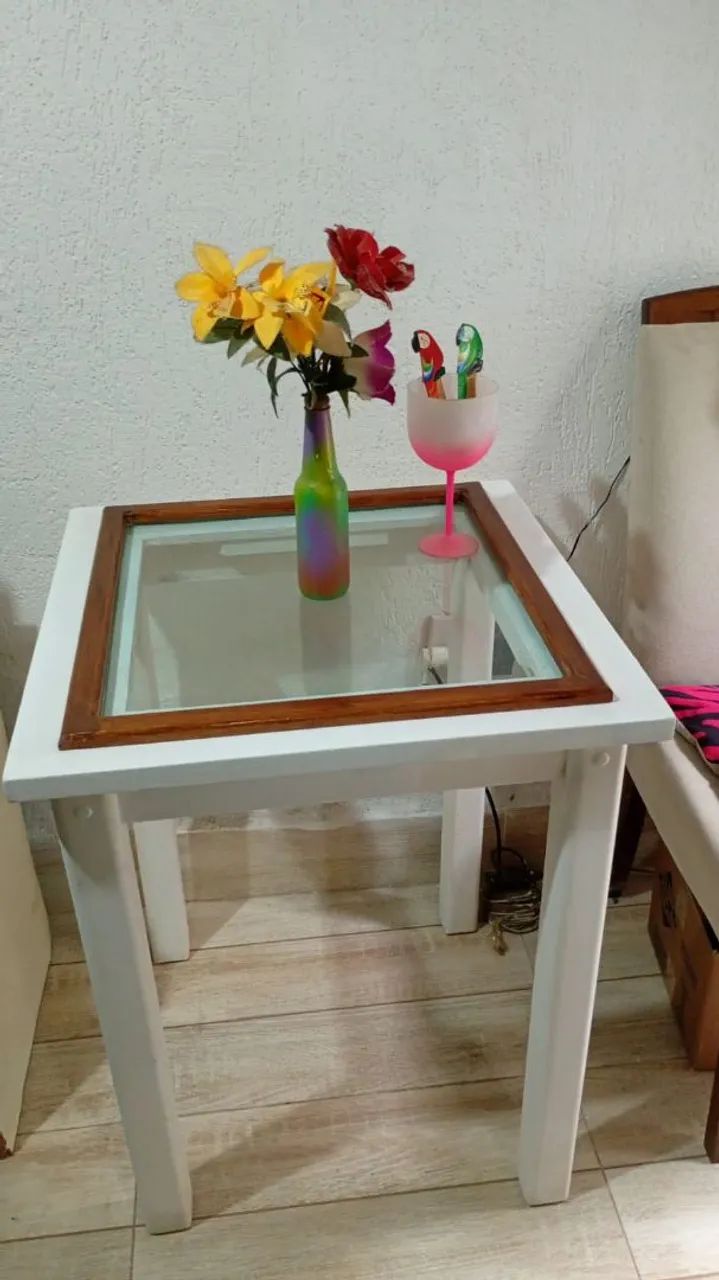 Vendo uma mesa com vidro de madeira laranjeiras e cedrinho  - Foto 3