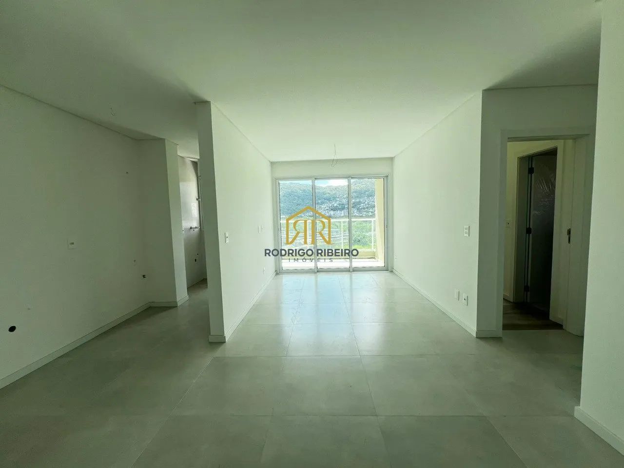 Sol da manhã, Apto novo com 03 Dorm. 01 suite - Foto 2