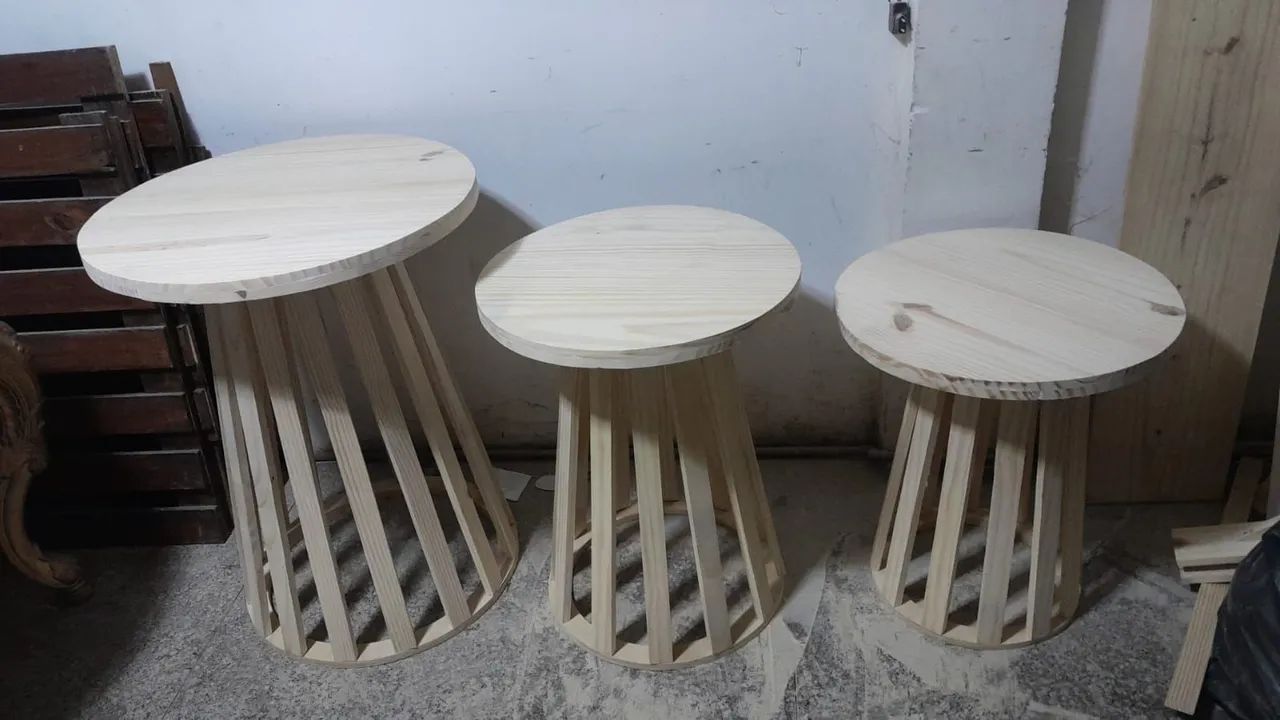 Trio de mesas ripadas 