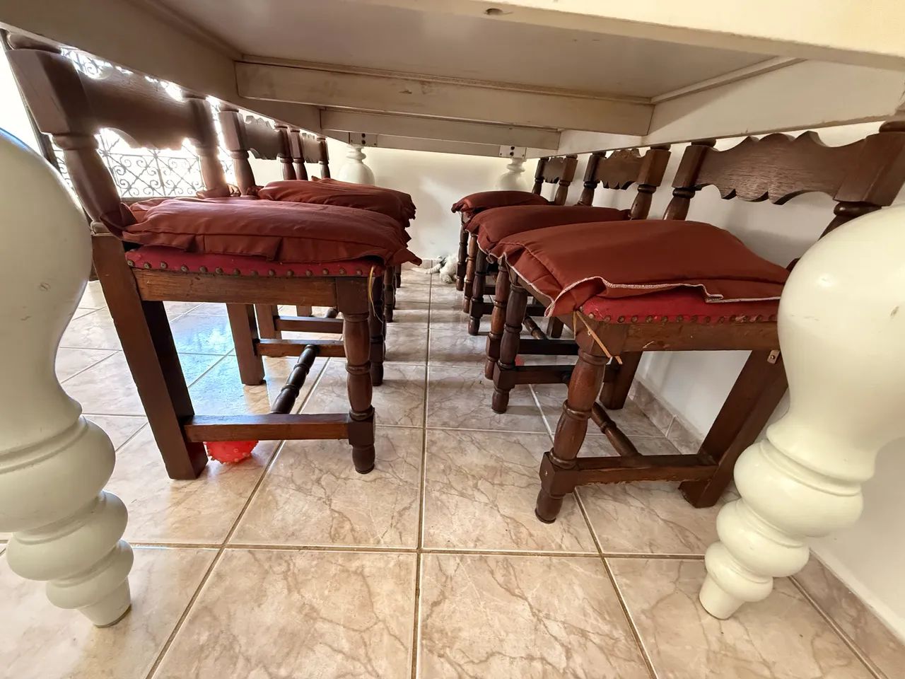 Conjunto mesa de jantar e cadeiras em madeira  - Foto 2