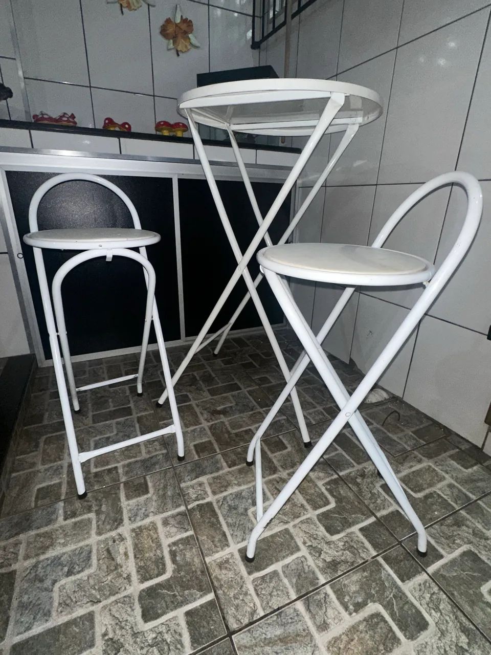 Conjunto mesa + 2 cadeiras dobráveis - Foto 2