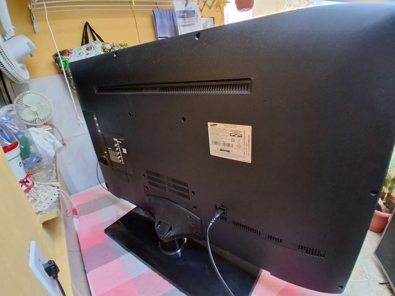 Vendo tv Samsung 40 polegadas led digital não é smart  - Foto 3