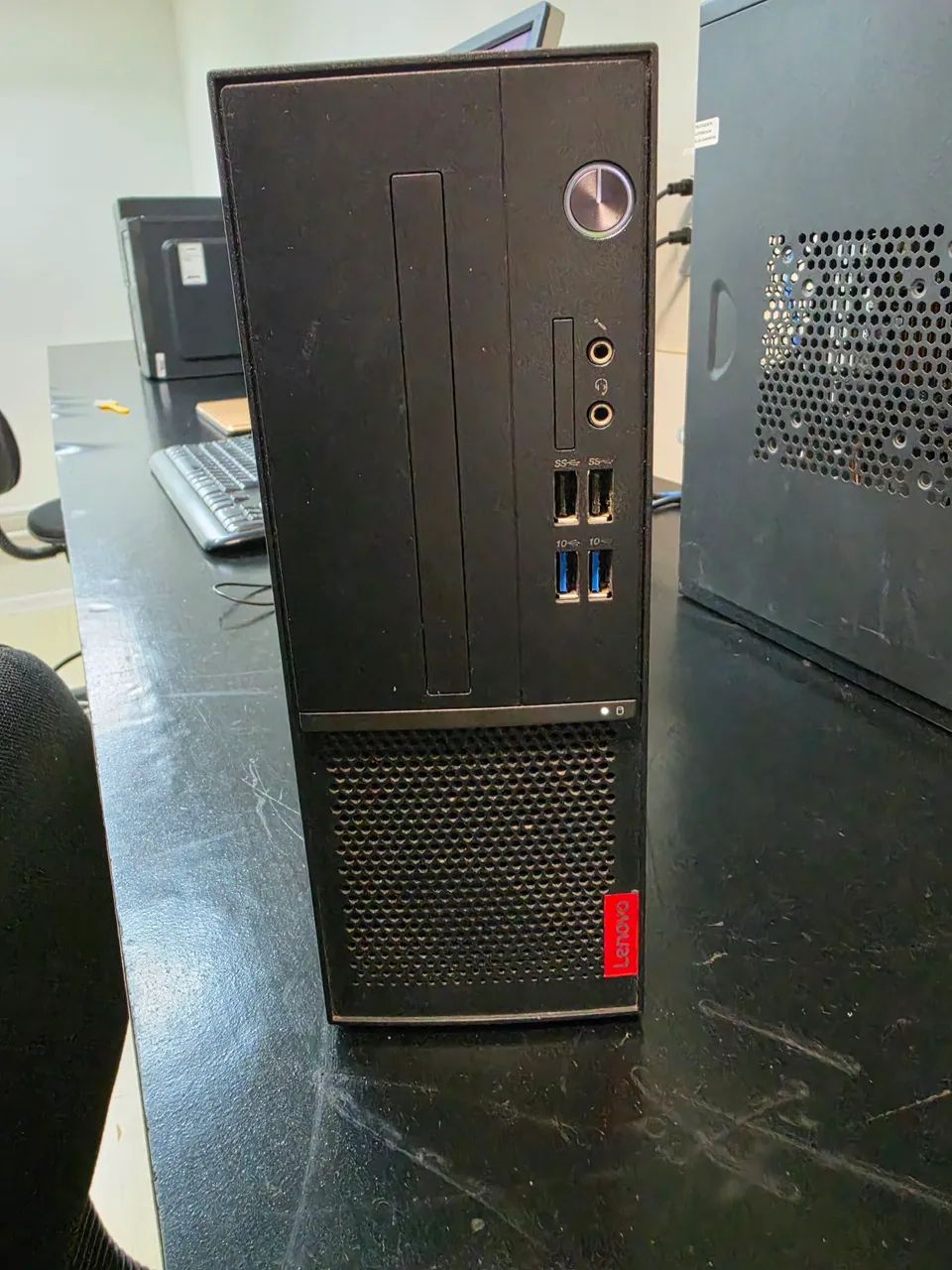 Pc slim Lenovo c/ monitor 