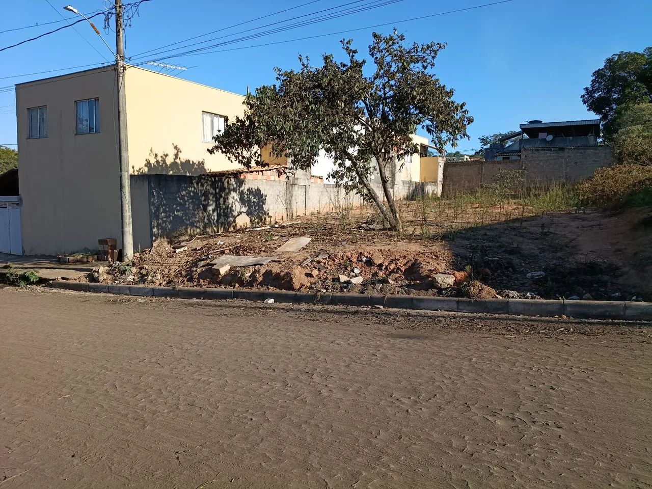 Vendo excelente lote bairro Jardinópolis em Divinópolis .