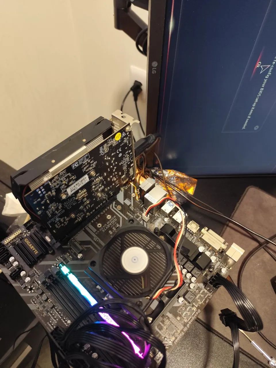 Placa mãe gigabyte b450m DS3H V2 - Foto 4