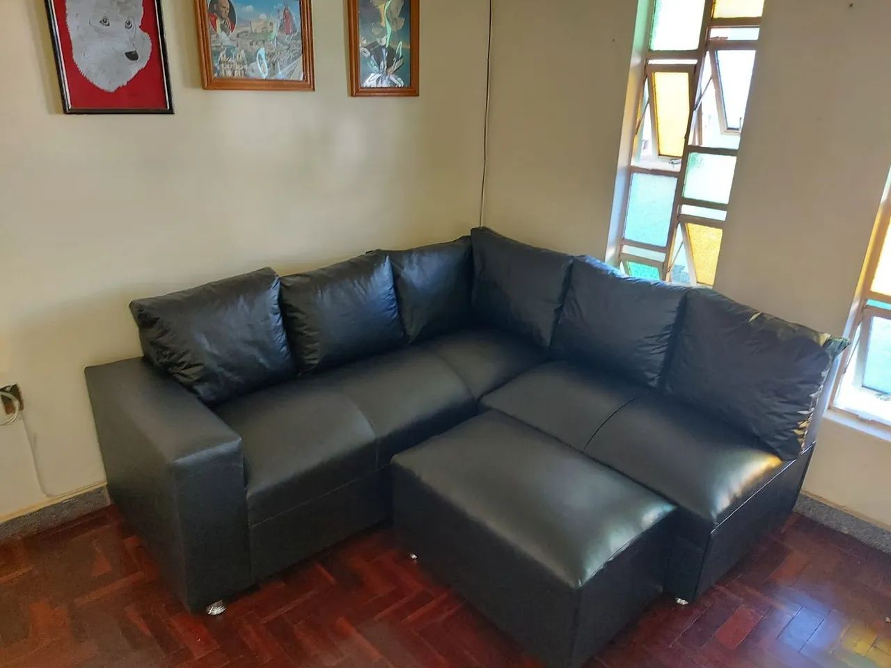 Sofá tecido Courino 