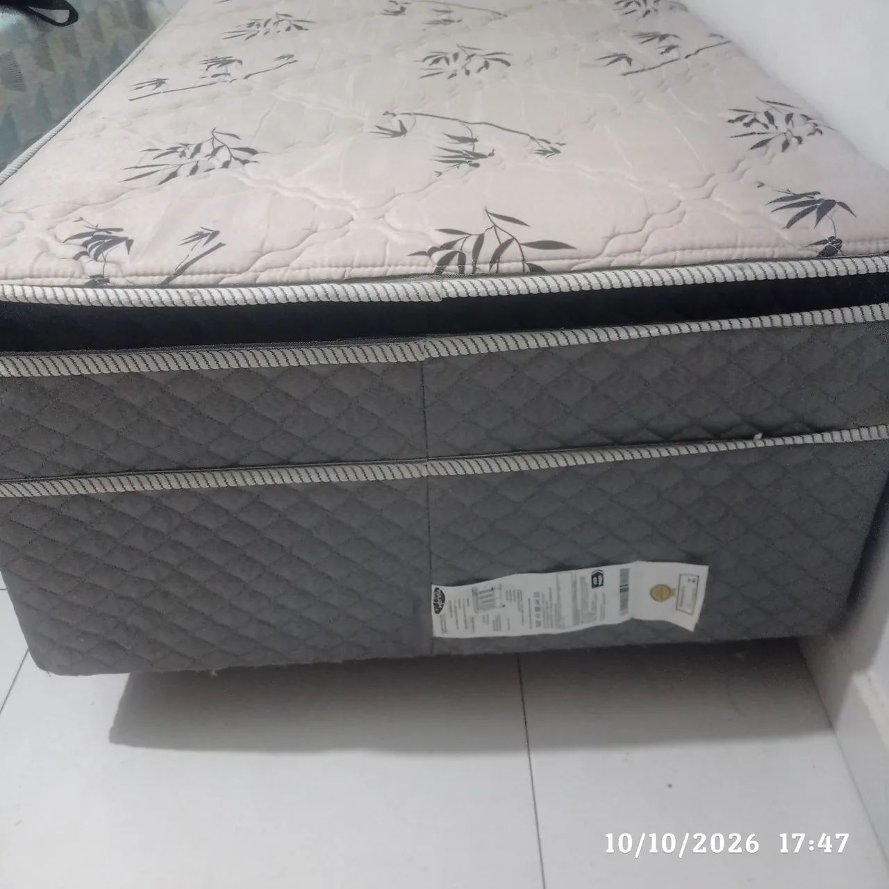 Vendo cama de solteiro 