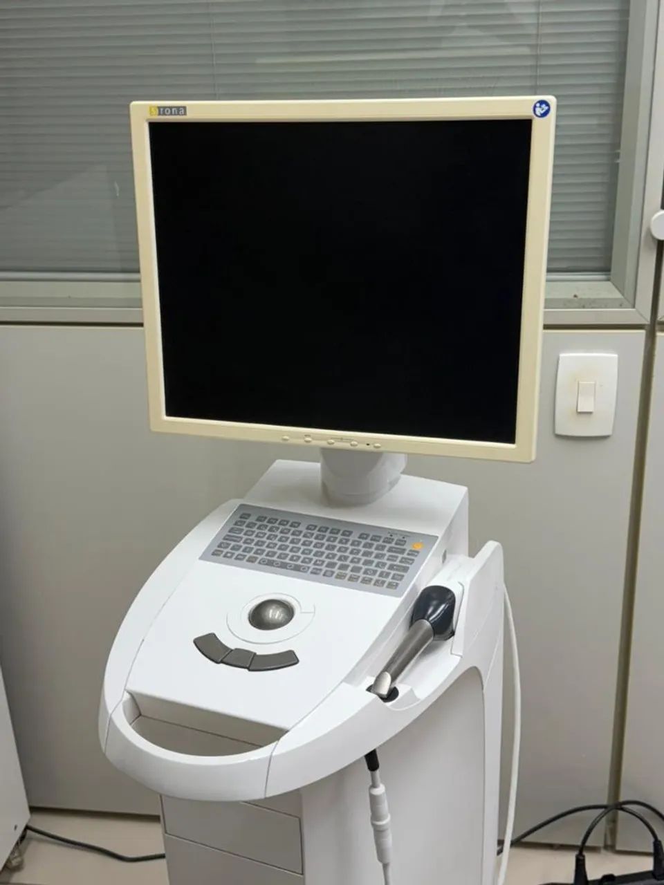 Scanner intraoral CEREC Omnicam AC 4.6
