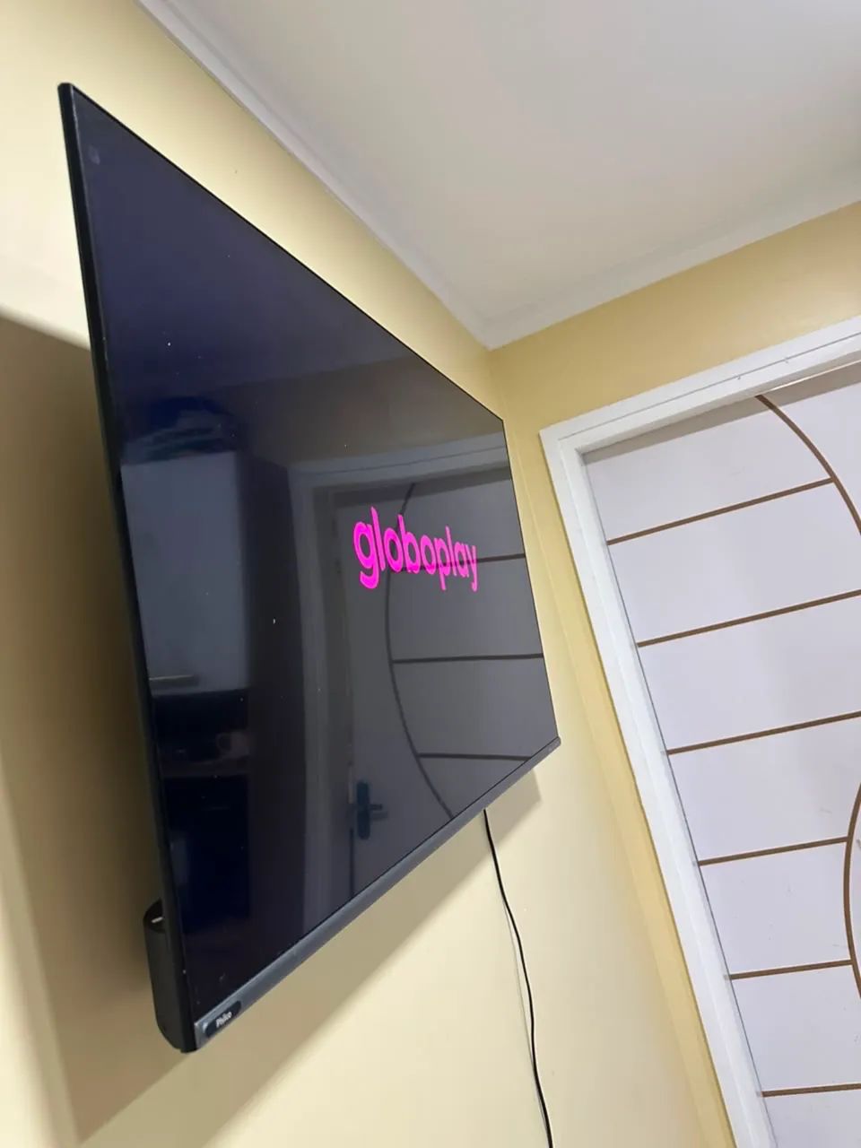 Smart tv 55 polegadas com controle e pezinho  - Foto 5