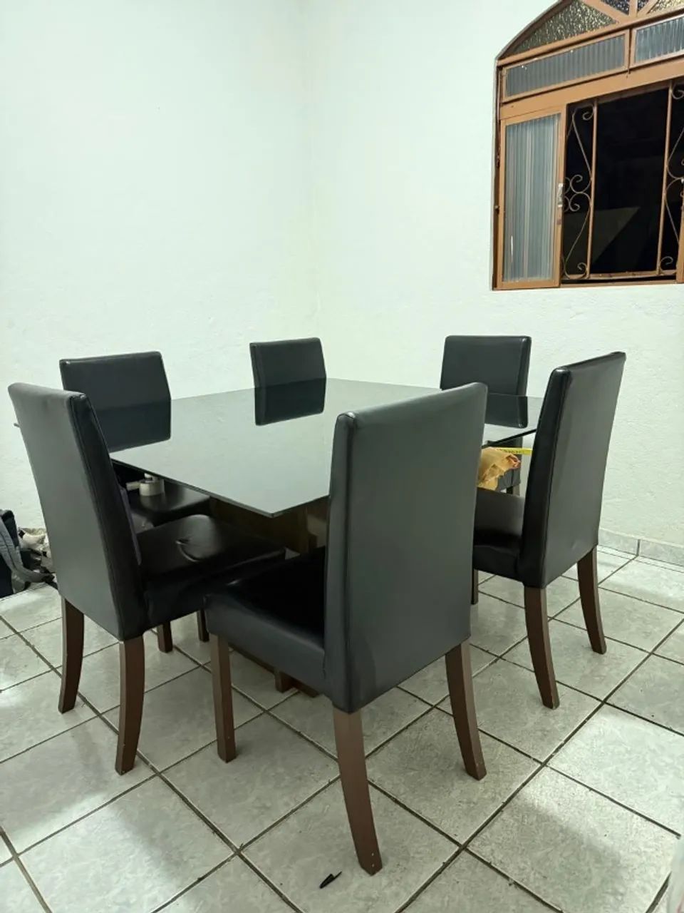 Mesa de jantar quadrada 6 cadeiras