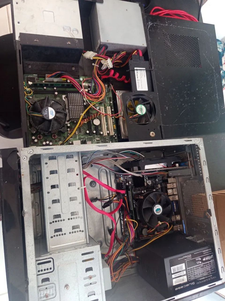 2 computadores sem funcionar