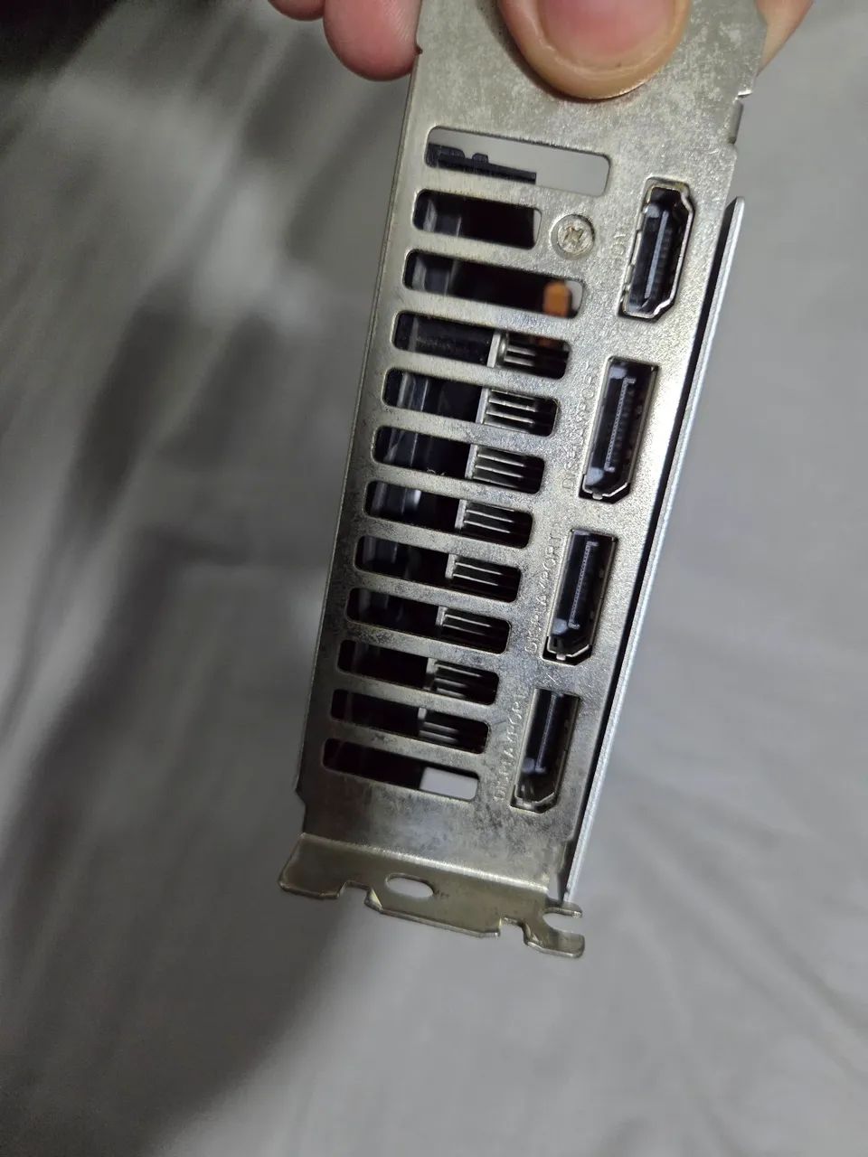 RX 5500 XT 4GB Asrock - Foto 3