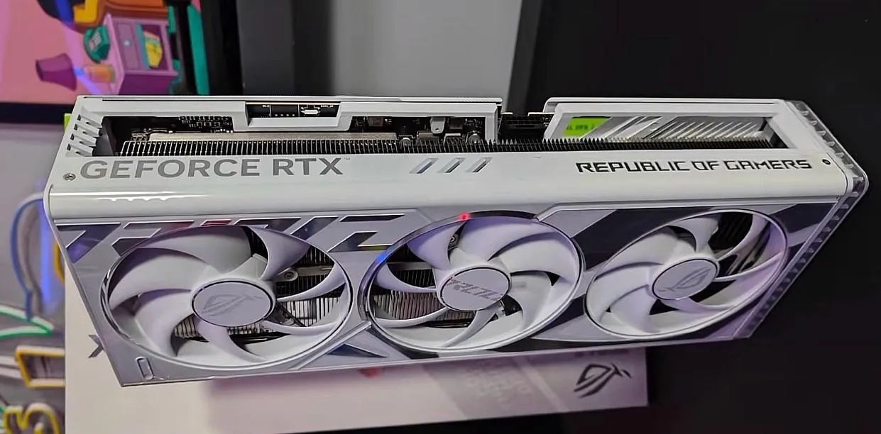 Placa de vídeo GeForce Rtx Strix 4090 lacrada com nota  - Foto 2