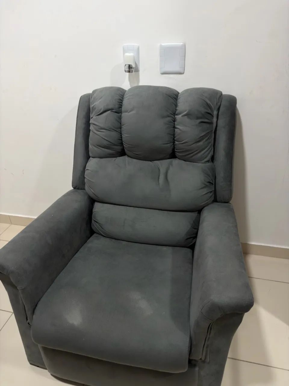 Vende-se poltrona reclinável  - Foto 3