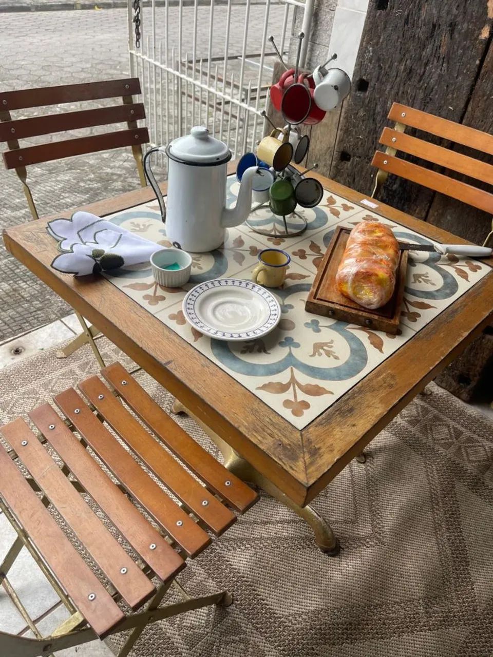 Conjunto Vintage mesa e 4 cadeiras 