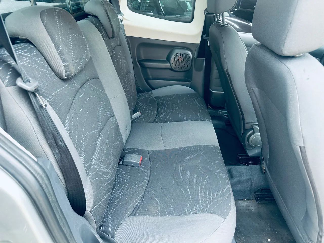 Fiat Strada Working Celeb.1.4 Fire Flex 8V CD 2014 - Foto 5