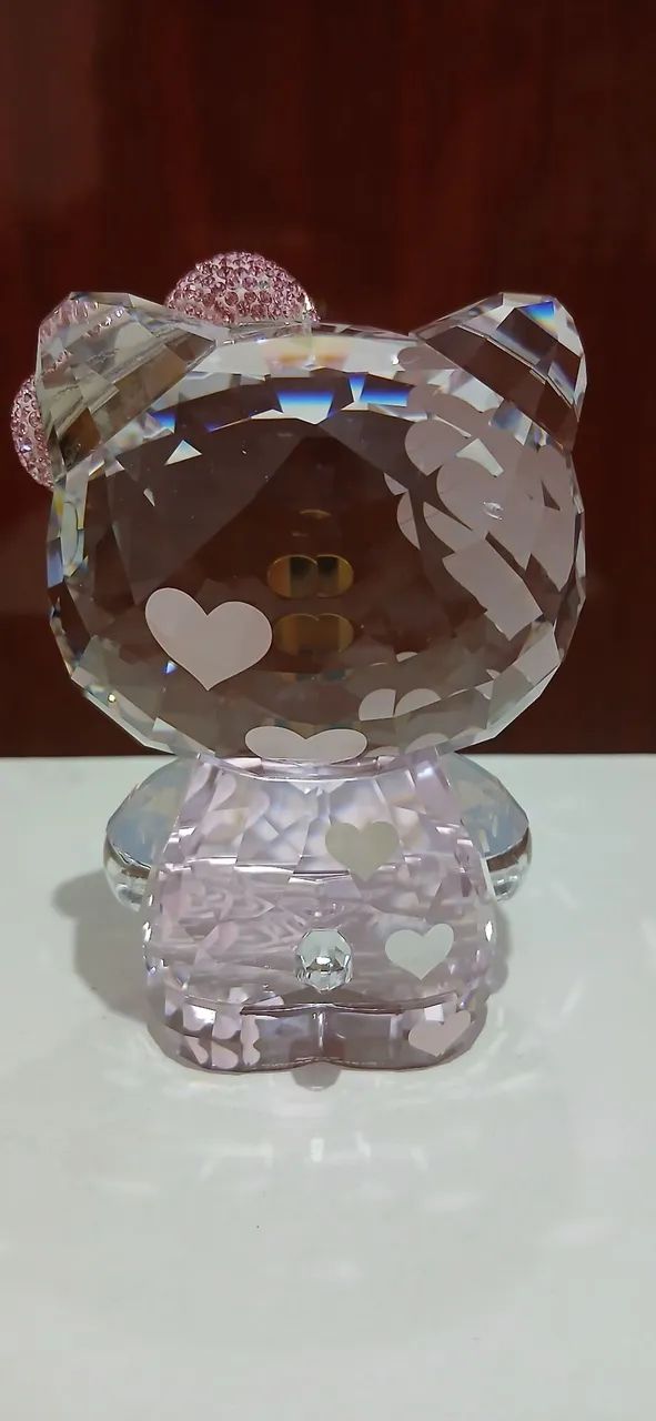 Vendo estatueta colecionável Swarovski Hello Kitty Hearts lançada