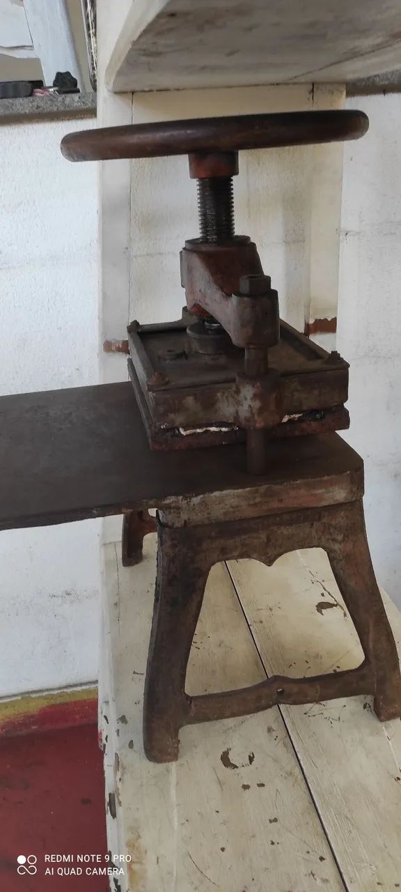 Prensa antiga ,ferro puro: - Foto 2