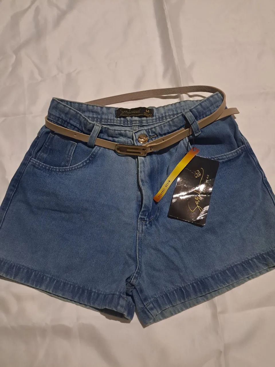 Short tam 44 novo com cinto , veste 38/40
